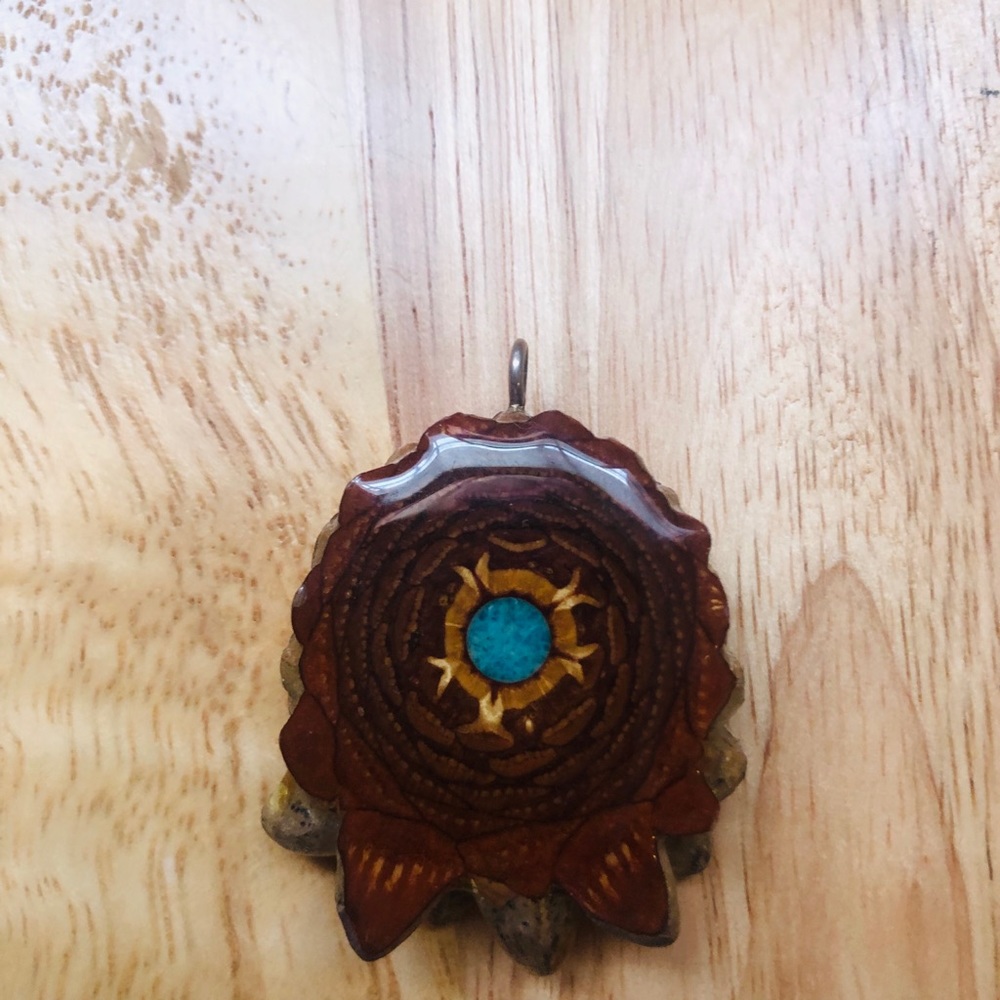Third eye pinecone - Picture 1 of 3